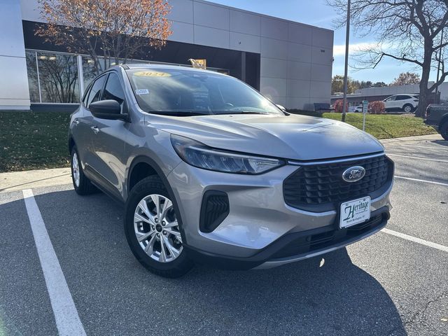2024 Ford Escape Active's photo