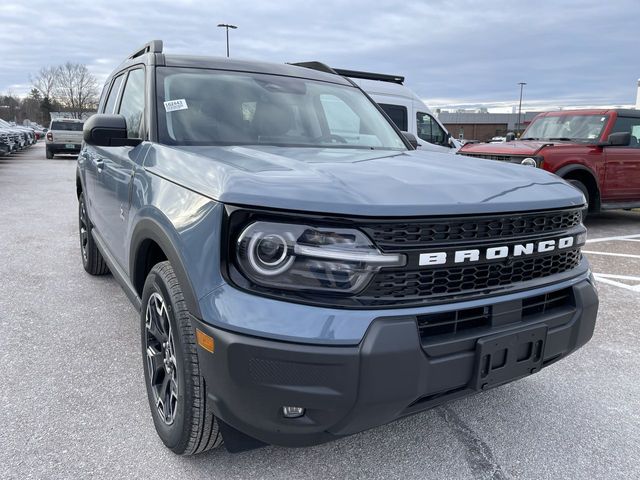 2025 Ford Bronco Sport Outer Banks's photo