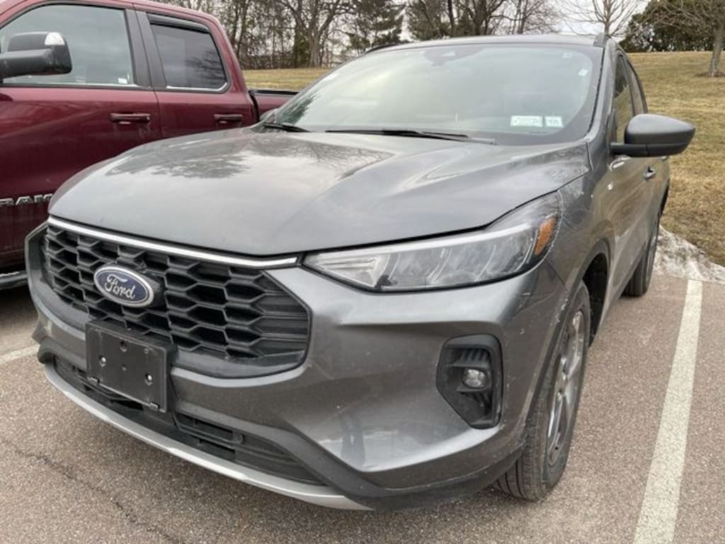Used 2025 Ford Escape ST-Line Select SUV