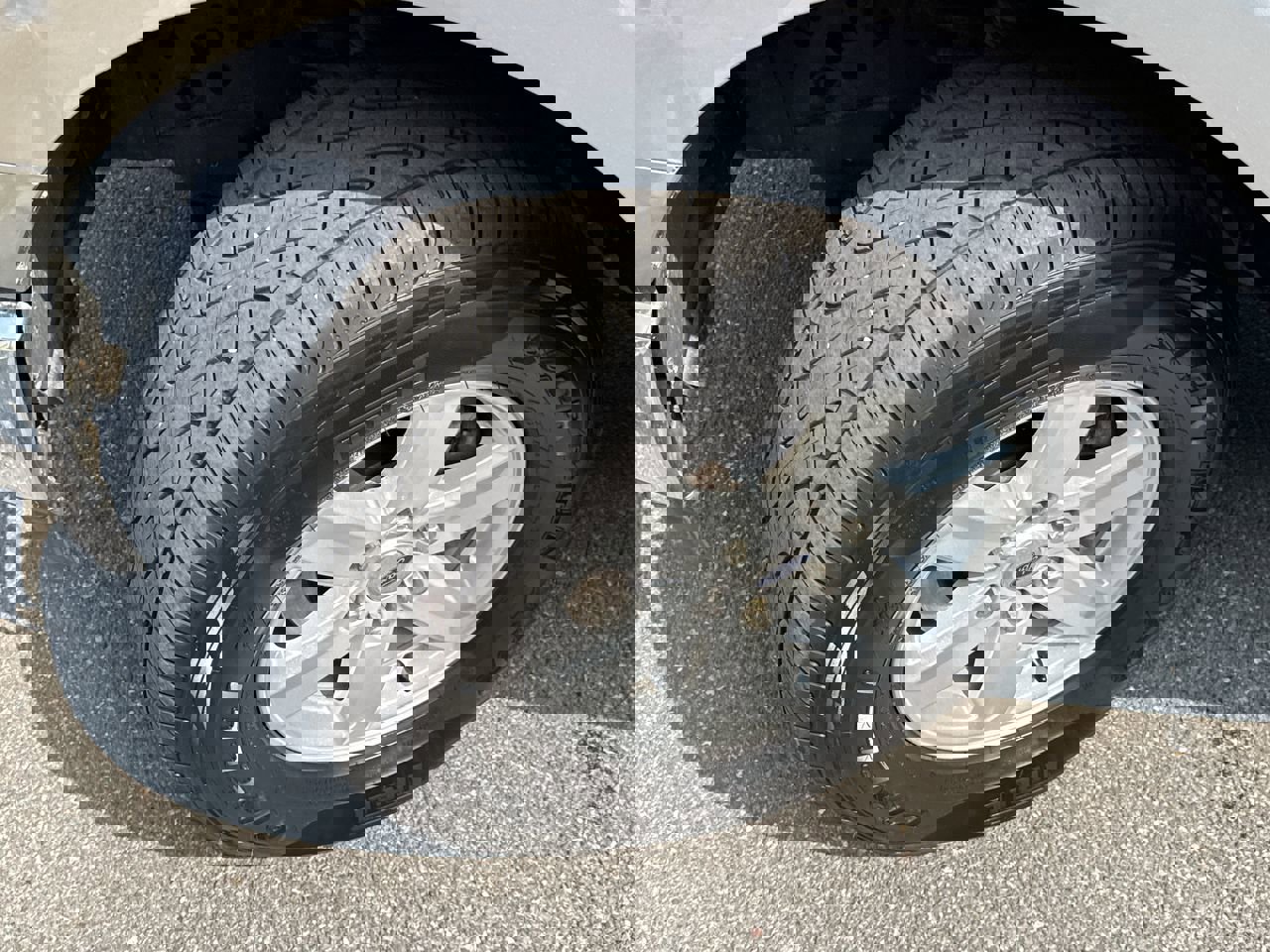 2022 Ford F-150 XL photo 2