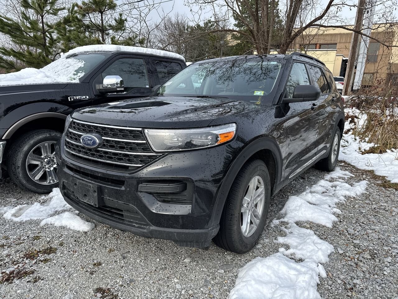 2023 Ford Explorer XLT photo 2