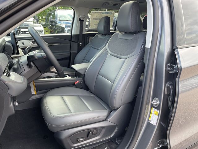 2026 Ford Explorer Active - Photo 15