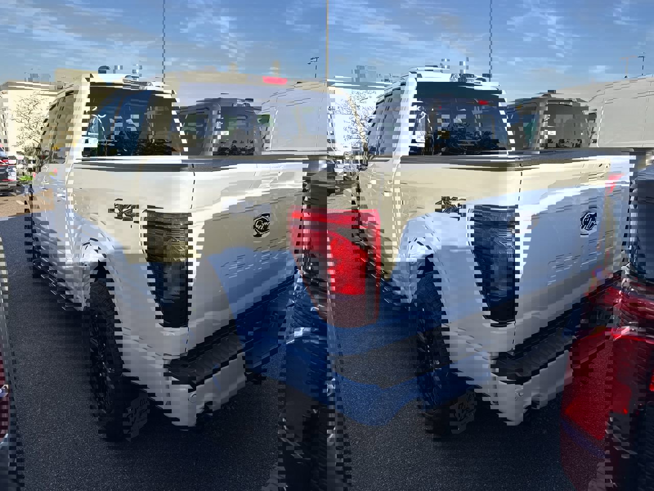 2025 Ford F-150 XLT photo 2