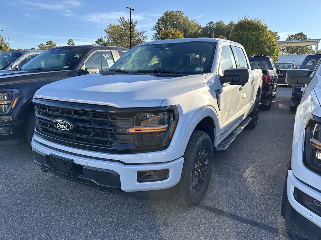 New 2025 Ford F-150 XLT Crew Cab Pickup