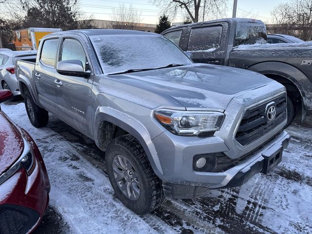 2017 Toyota Tacoma SR5's photo