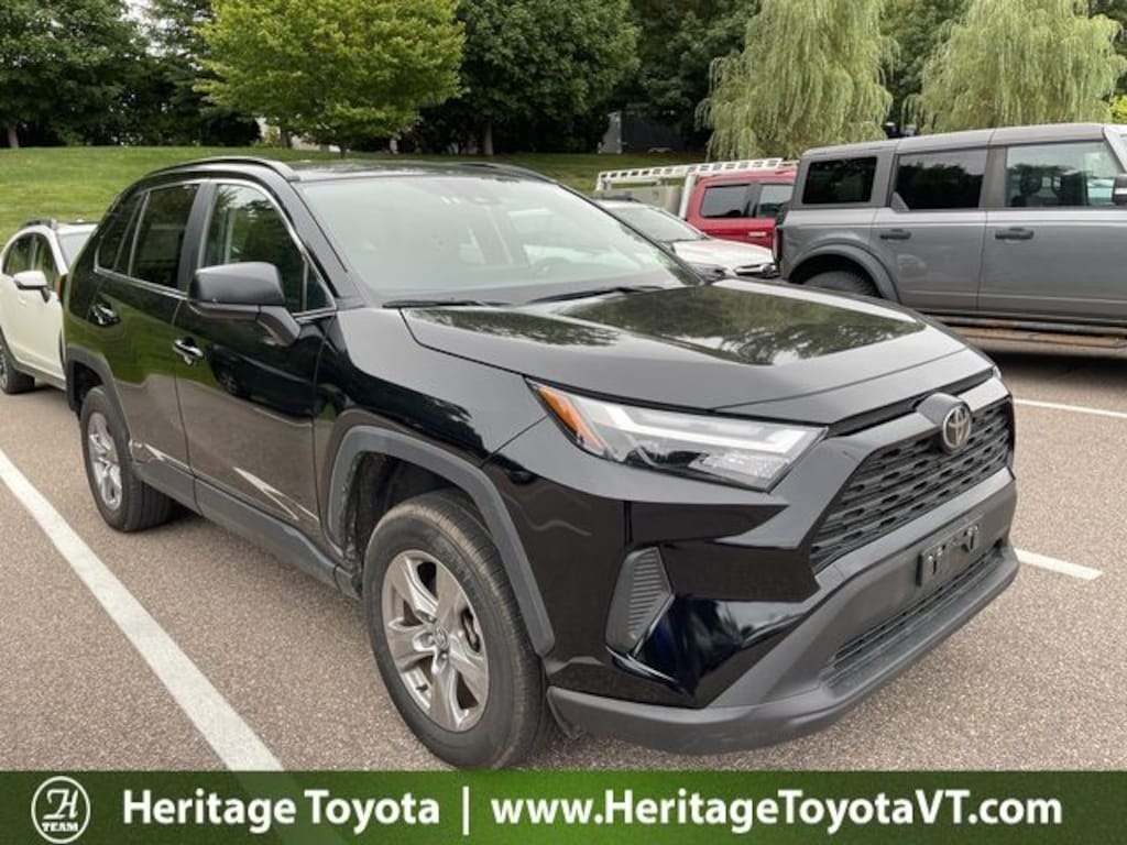 Used 2025 Toyota RAV4 Hybrid LE SUV