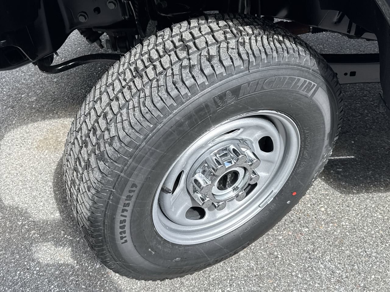 2025 Ford F-250 photo 2