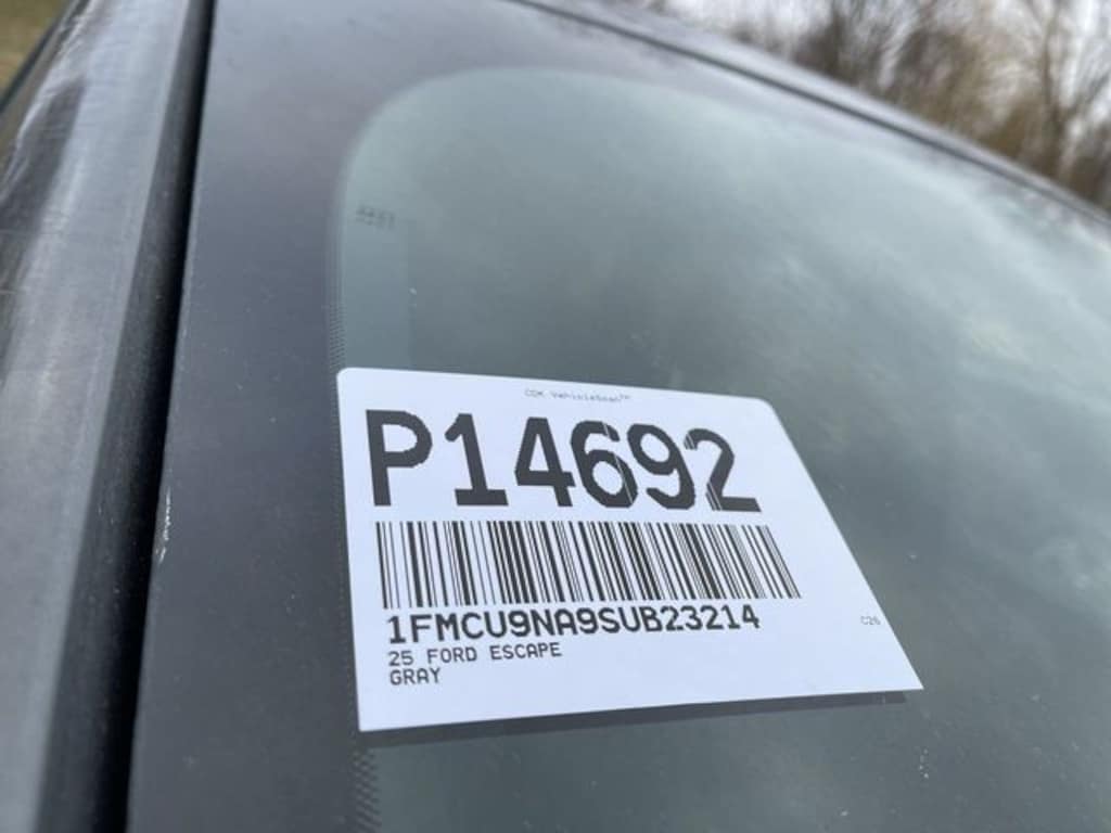 Used 2025 Ford Escape ST-Line Select SUV