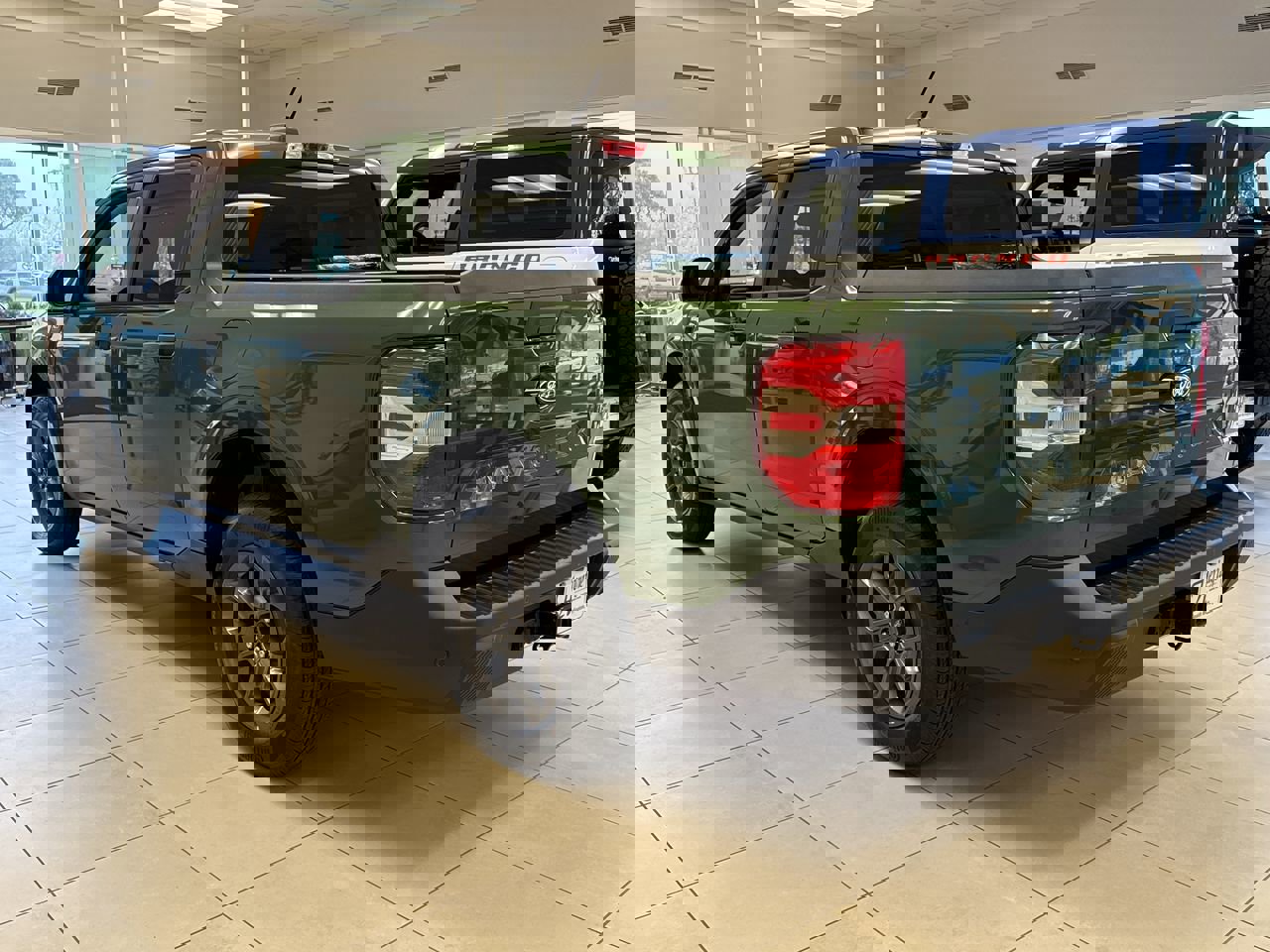 2025 Ford Maverick XLT photo 2