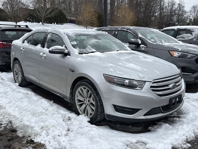 2017 Ford Taurus Limited's photo