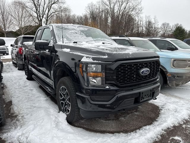 2023 Ford F-150 XL's photo