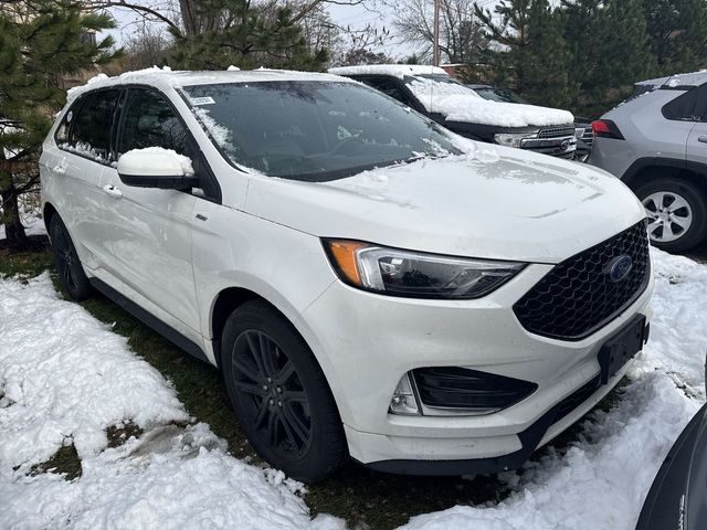 2022 Ford Edge ST-Line's photo