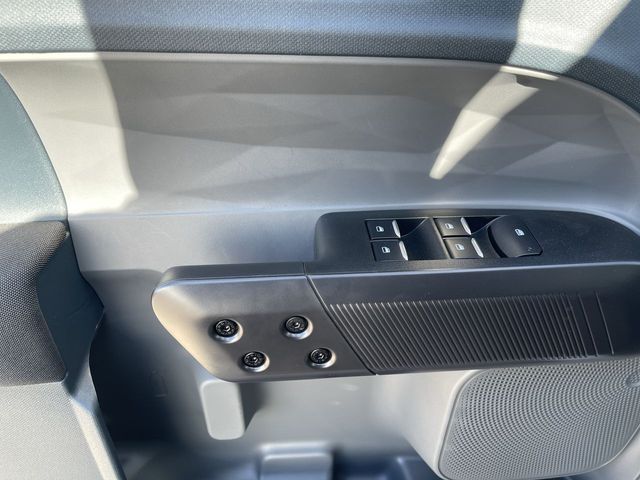 2025 Ford Maverick XL - Photo 13