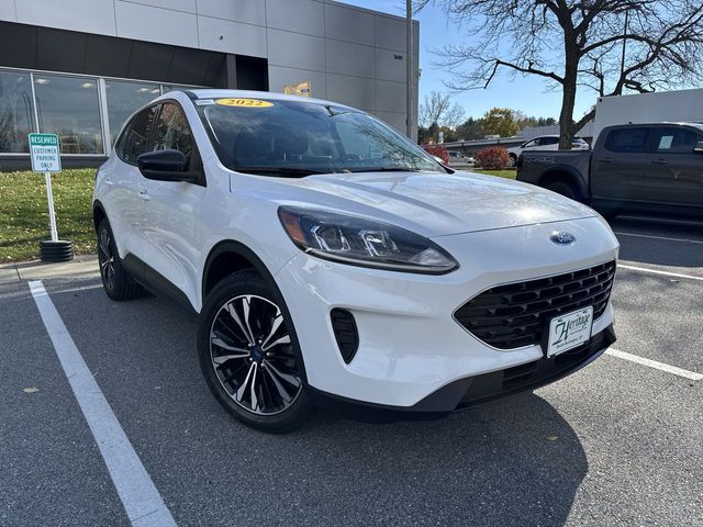 2022 Ford Escape SE's photo