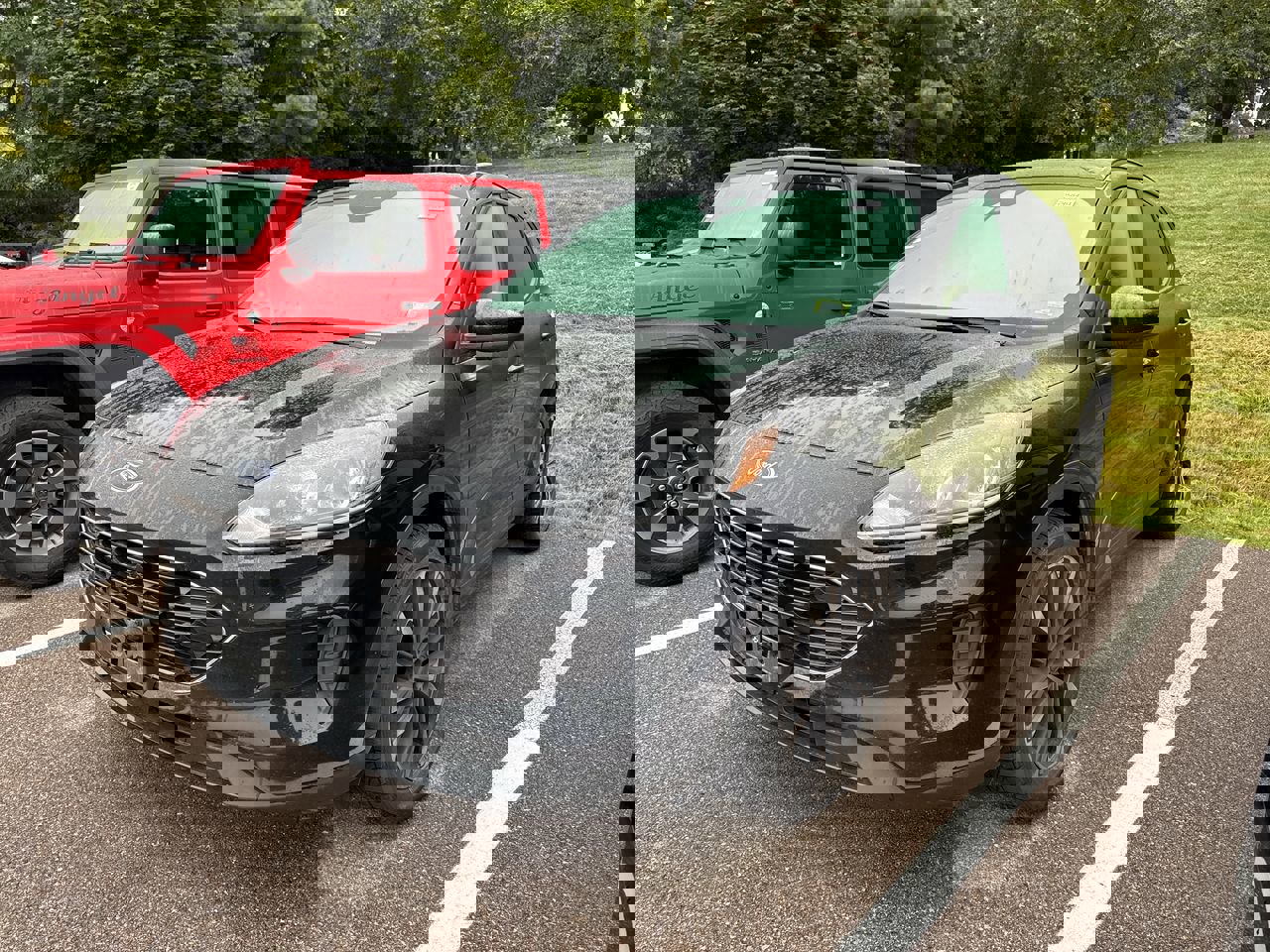 2022 Ford Escape SE Sport photo 2