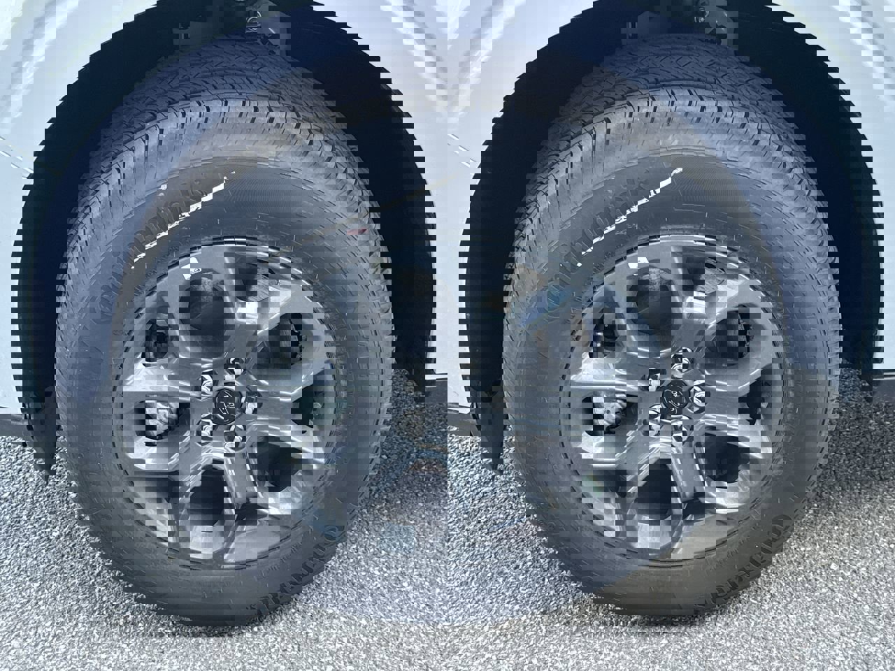 2025 Ford Maverick XLT photo 2