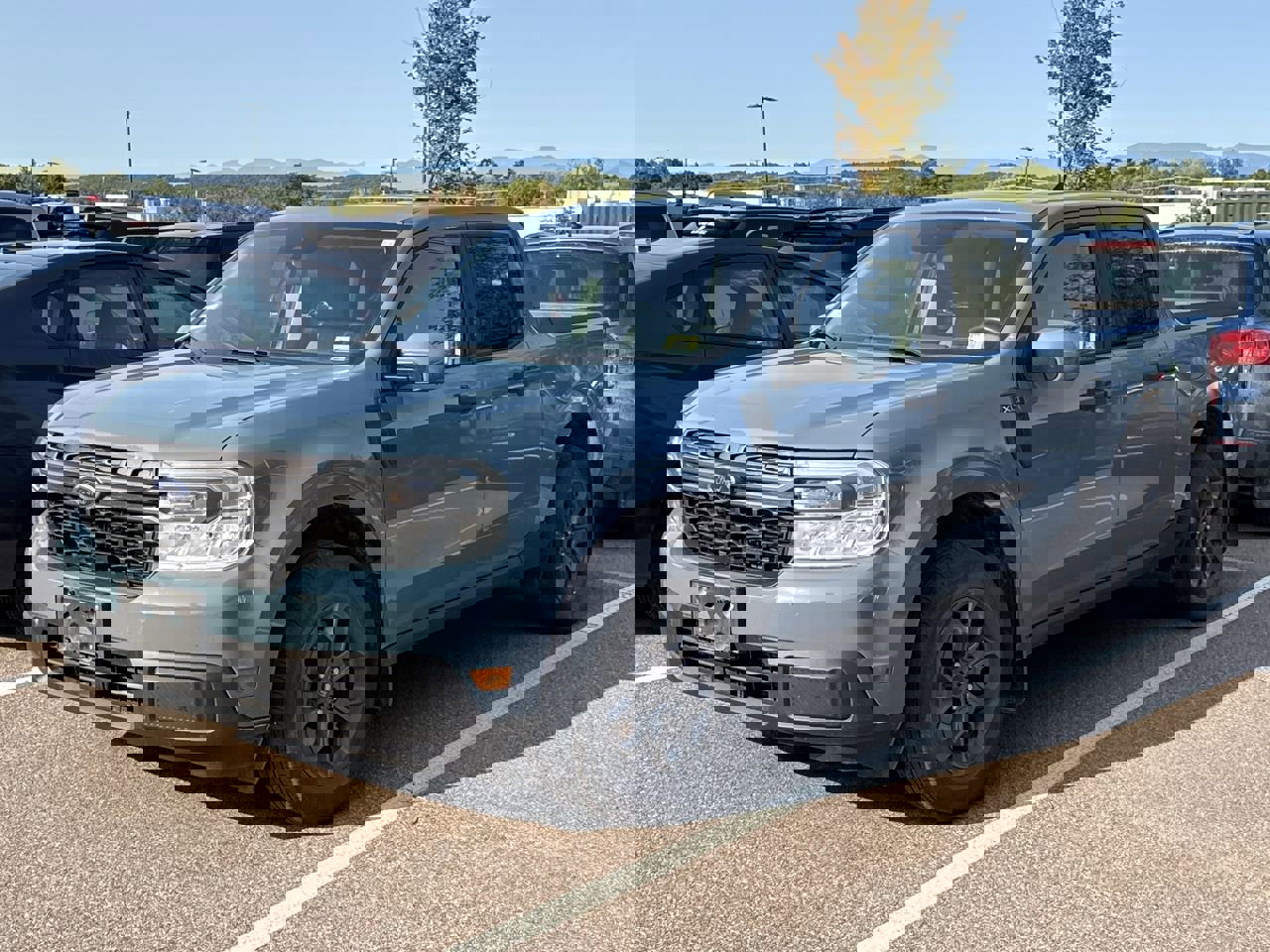 2022 Ford Maverick XLT photo 2