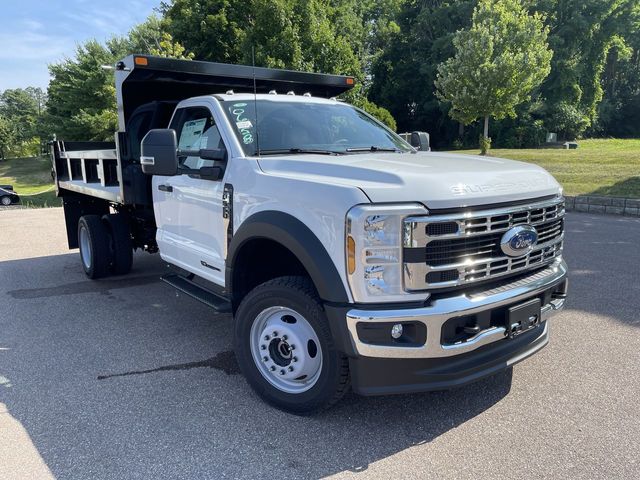 2025 Ford F-550 Super Duty Chassis Cab XL's photo