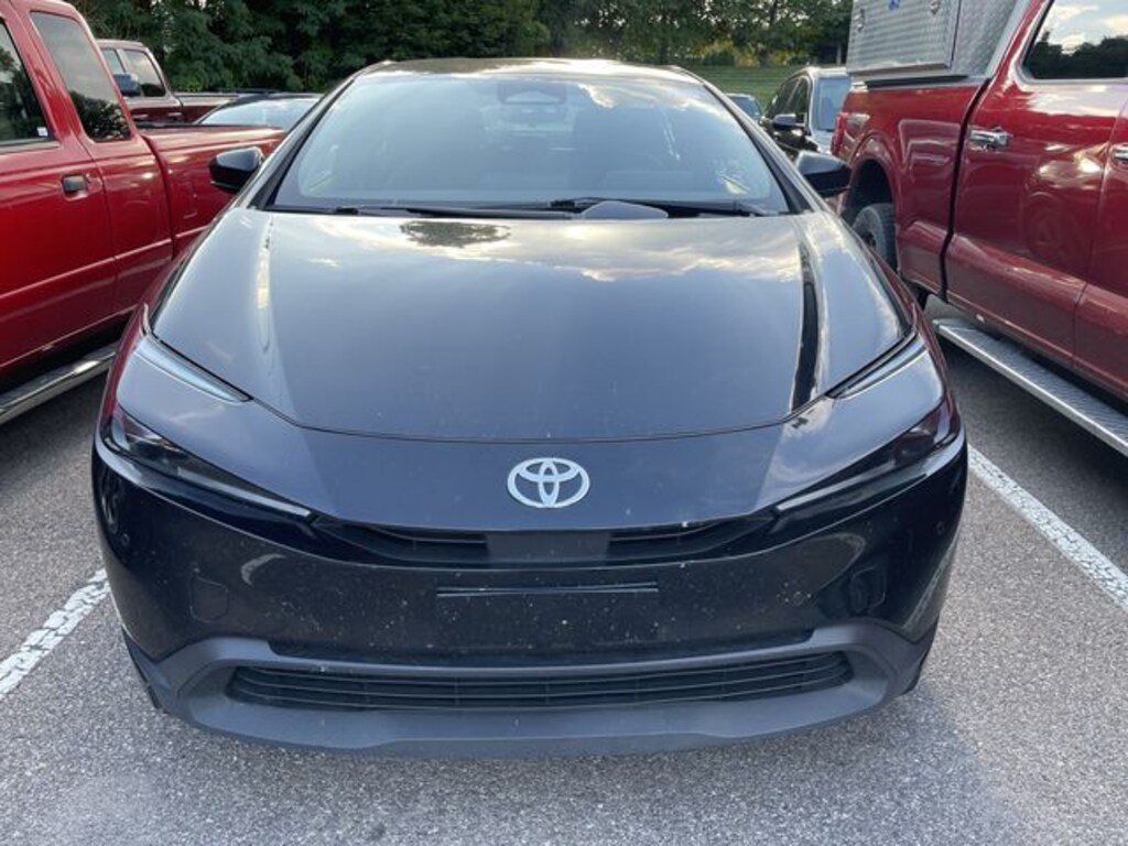Used 2024 Toyota Prius LE Hatchback