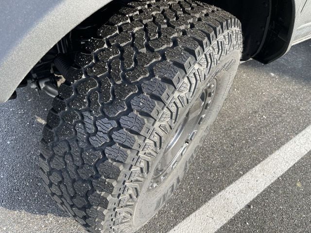 2025 Ford Bronco 4-Door Base - Photo 11