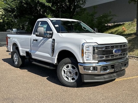 2025 Ford Super Duty F-350 XLT Truck