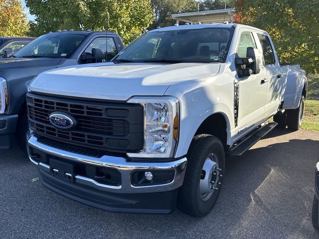 New 2026 Ford Super Duty F-350 XL Crew Cab Pickup