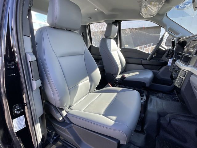 2025 Ford F-550 Super Duty Chassis Cab XL - Photo 21