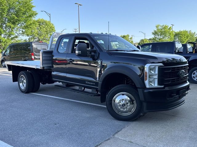 2025 Ford F-550 Super Duty Chassis Cab XL's photo