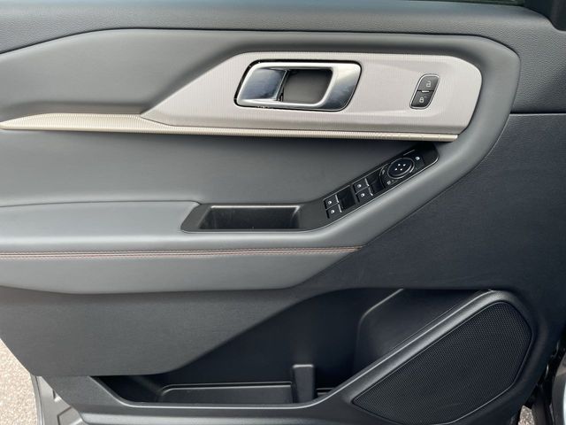 2026 Ford Explorer Active - Photo 13