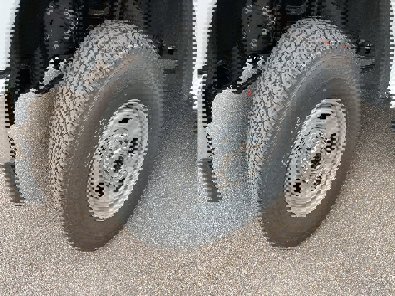 2025 Ford F-250 photo 2