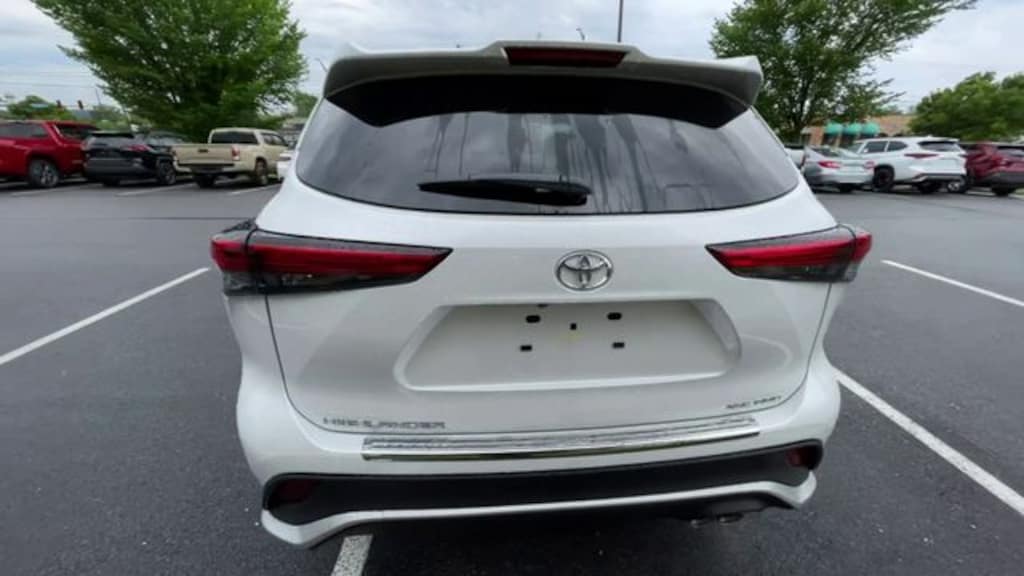 Used 2023 Toyota Highlander XSE SUV