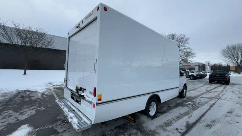 New 2026 Ford Econoline Cutaway E-350 SRW Cab/Chassis