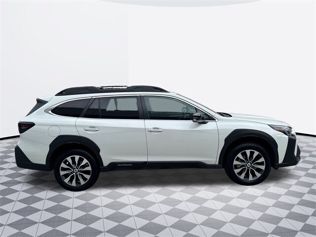 2023 Subaru Outback Limited photo 4