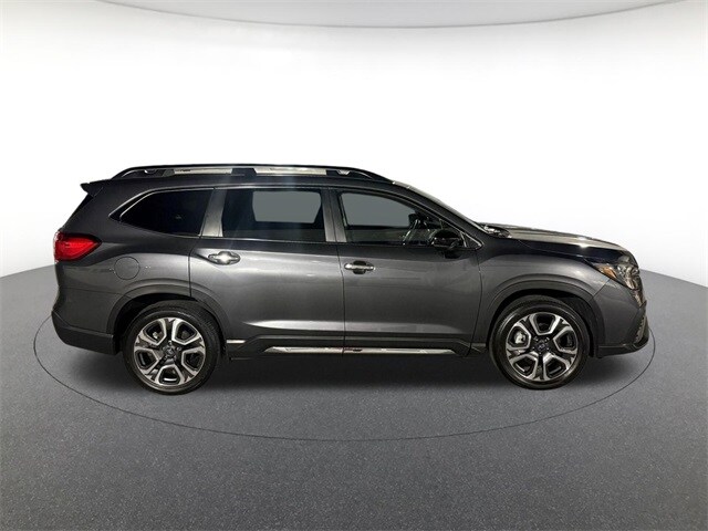 2024 Subaru Ascent Touring photo 4