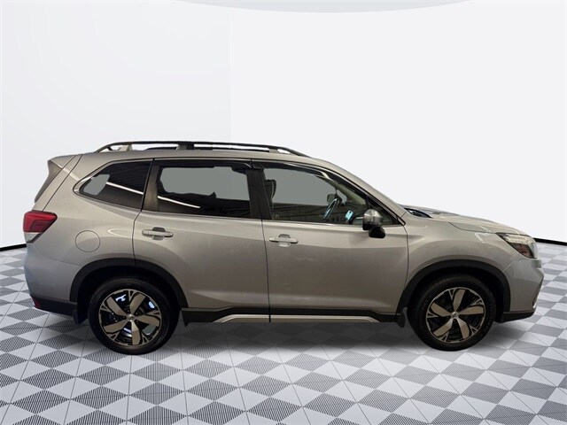 2021 Subaru Forester Touring photo 4