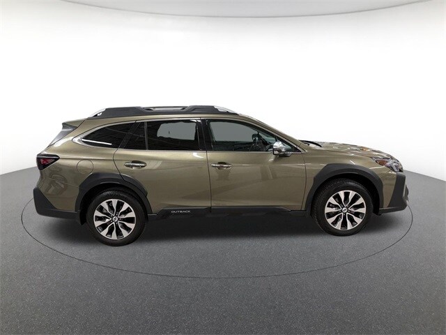 2024 Subaru Outback Touring photo 4