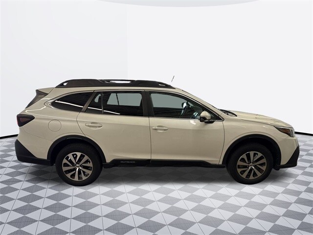 2022 Subaru Outback Premium photo 4