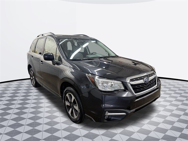 2017 Subaru Forester 2.5i Premium photo 3