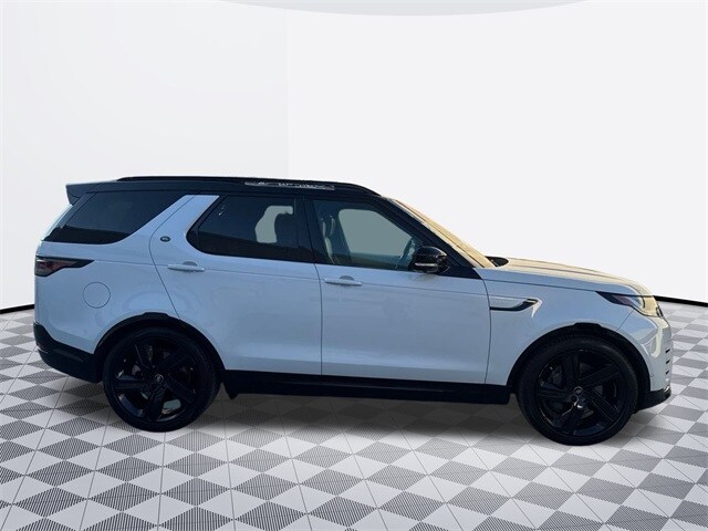 2023 Land Rover Discovery HSE R-Dynamic photo 4