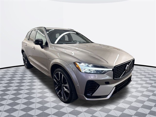 2024 Volvo XC60 Recharge Hybrid Ultimate photo 3
