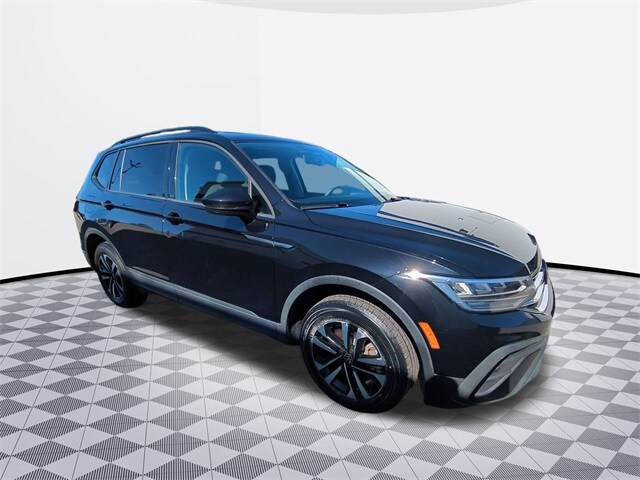 2022 Volkswagen Tiguan S photo 3