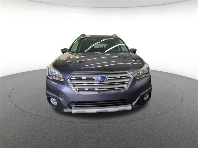 2017 Subaru Outback 2.5i Limited photo 2