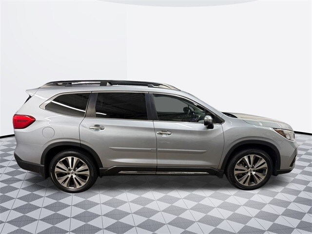 2022 Subaru Ascent Touring photo 4
