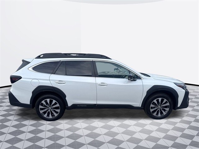 2025 Subaru Outback Limited photo 4