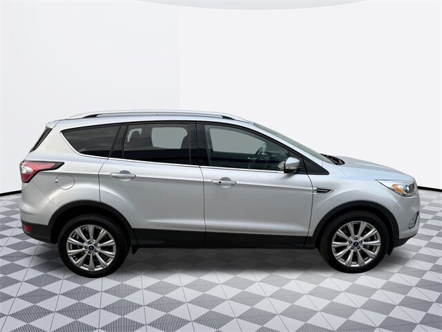 2017 Ford Escape Titanium photo 4