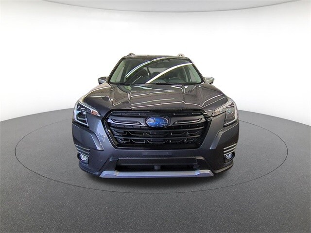 2023 Subaru Forester Touring photo 2