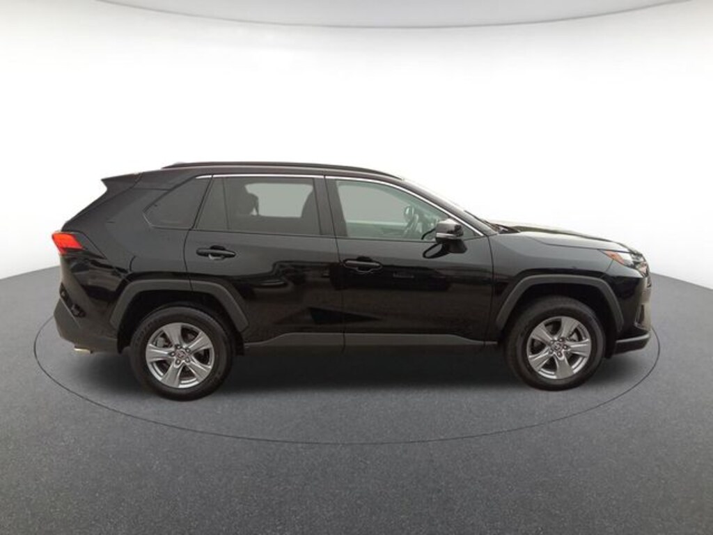 Used 2025 Toyota RAV4 XLE AWD SUV