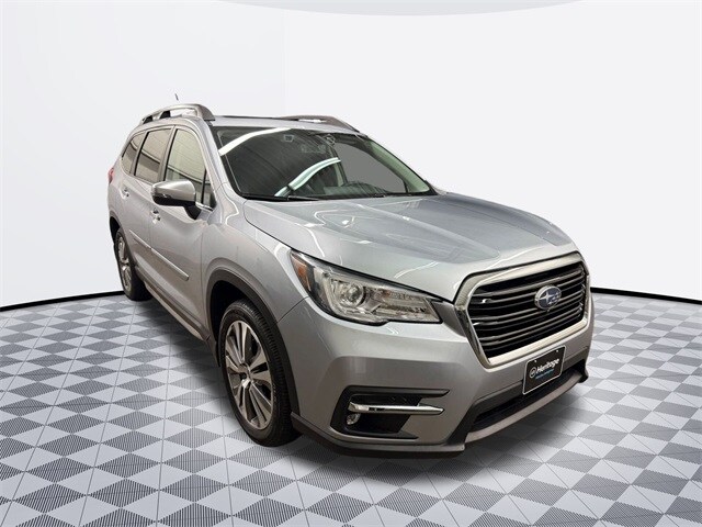 2022 Subaru Ascent Touring photo 3