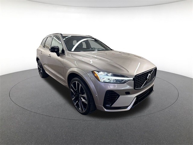 2024 Volvo XC60 Recharge Hybrid Ultimate photo 3