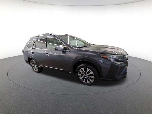 2025 Subaru Outback Touring XT photo 3